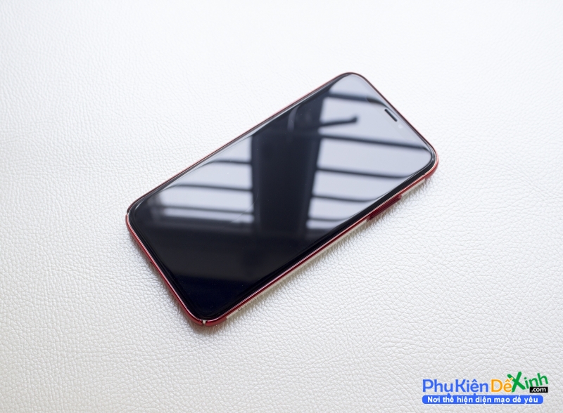 Ốp Lưng iPhone X / iPhone 10 Baseus Glitter  có thiết kế mặt lưng trong suốt hoàn toàn lộ nguyên bản mặt lưng của máy đẹp và sang hơn khi điểm nhấn là lớp viền màu bóng sắc sảo.